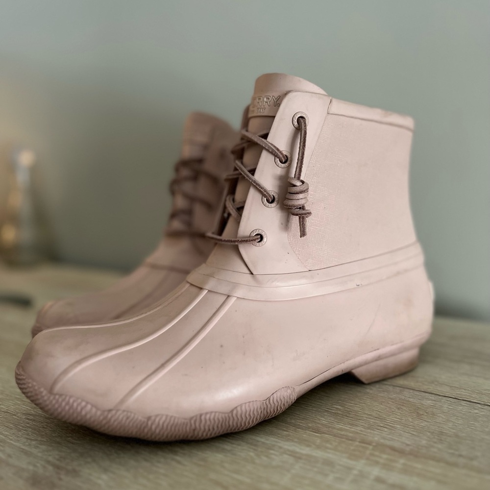 Sperry light pink Rain Boots - size 8